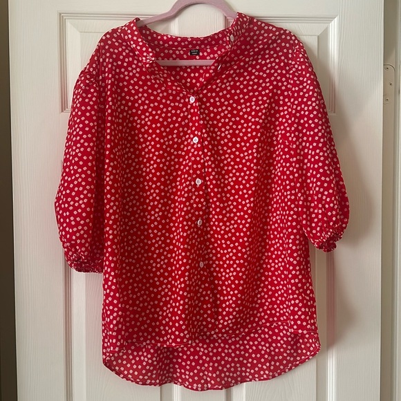 SHEIN Tops - SHEIN Red & White floral quarter length sleeve blouse